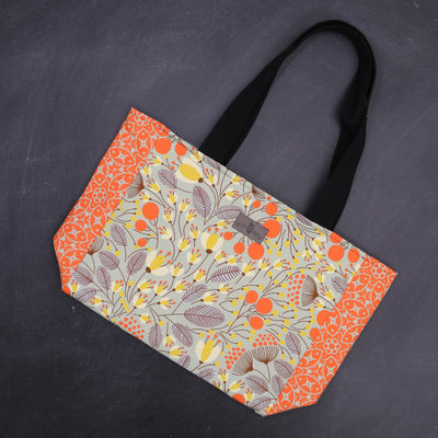 Everyday Tote Bag in Climbing Blossoms