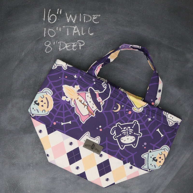 Bucket Tote Bag in Meow-ster