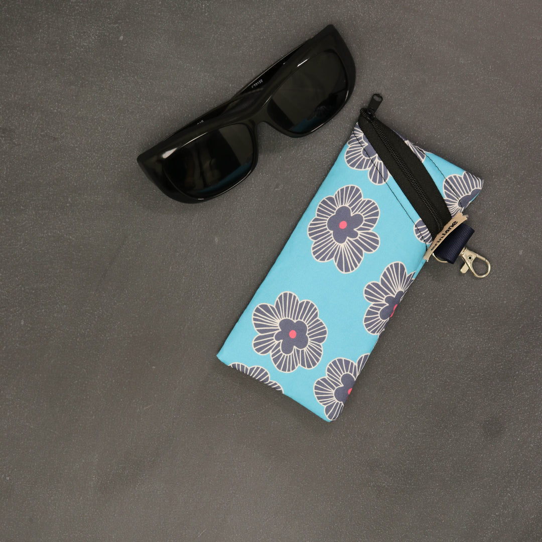 Catch All Clip on Accessory Bag in Deep End