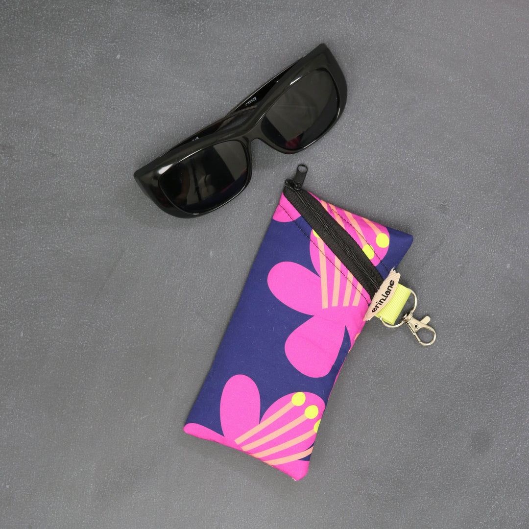 Catch All Clip on Accessory Bag in Midnight Swim