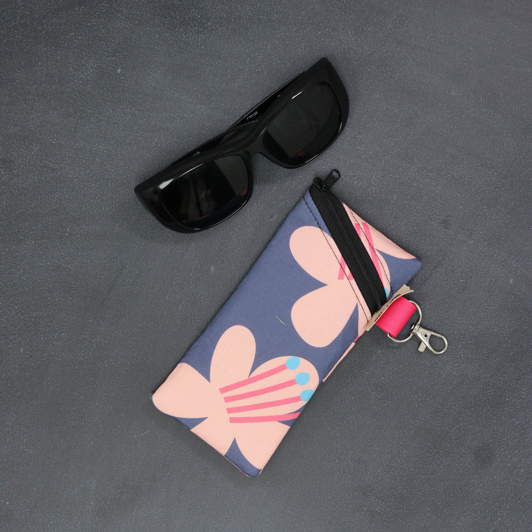 Catch All Clip on Accessory Bag in Yacht Club