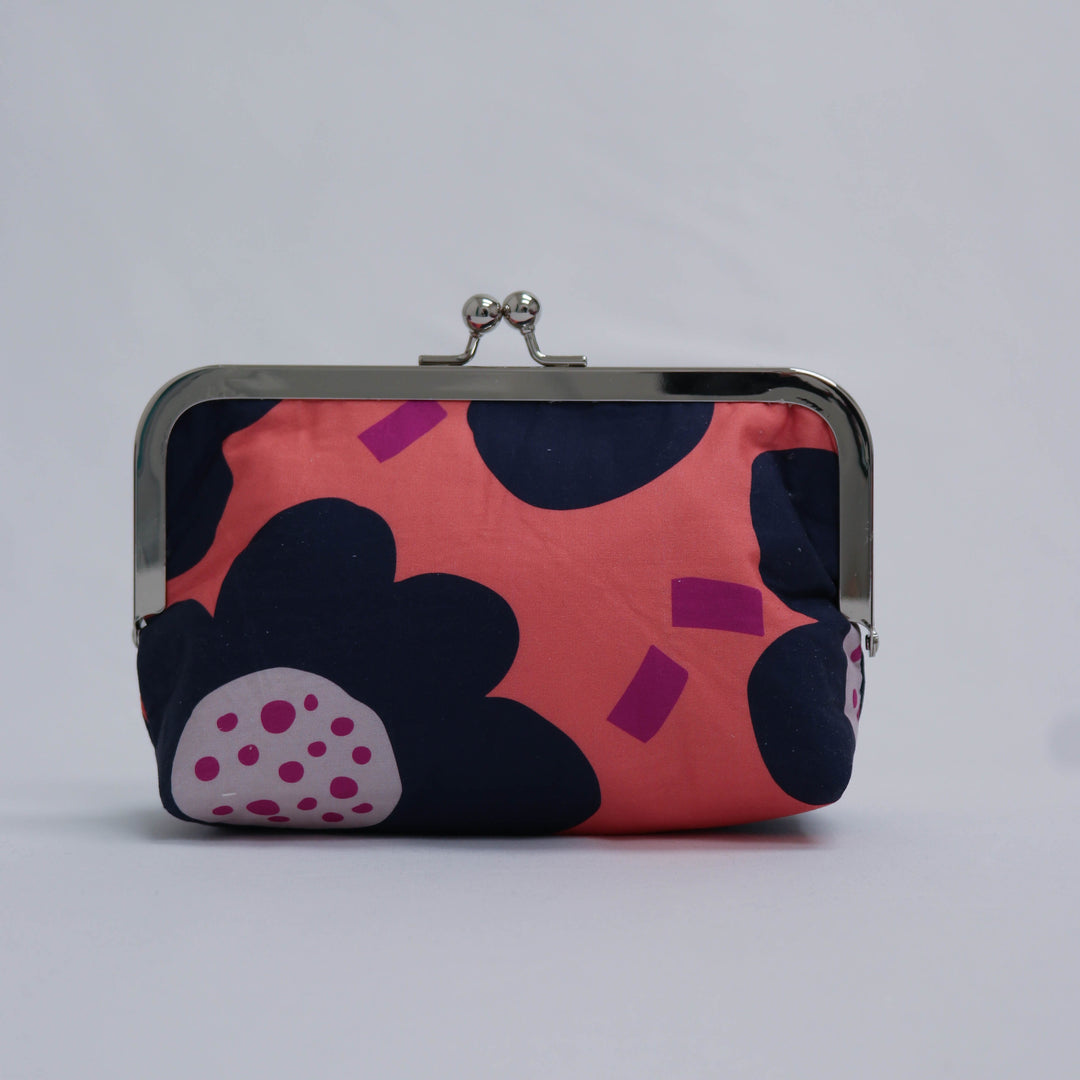 Chomp Chomp Clutch in Catch a Wave