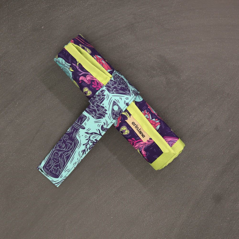 KnitPack DPN/Crochet Hook Organizer in Cursed Hearts