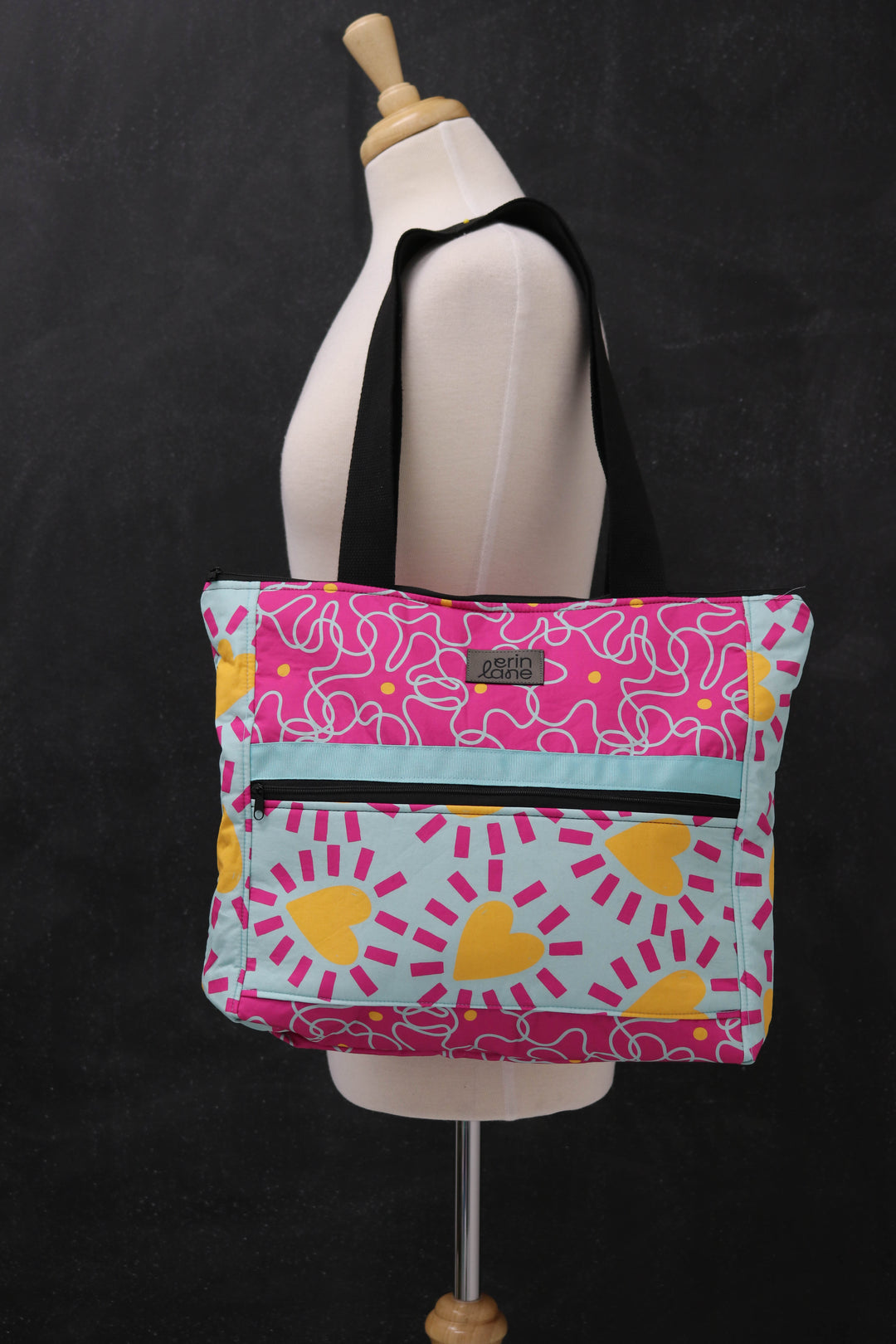 Everyday Tote Bag in Beach Read