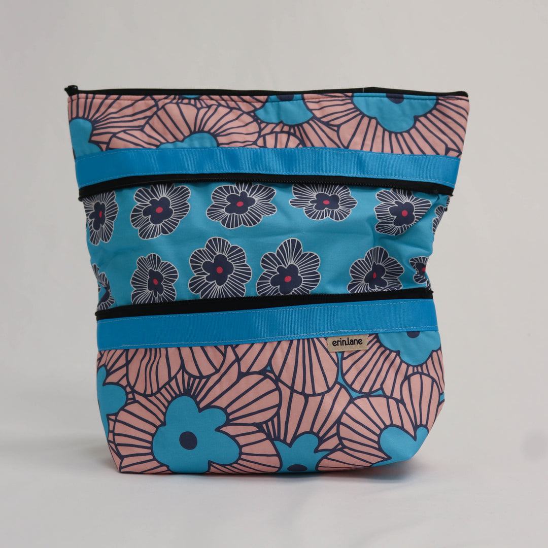 Hidden Heights Expanding Project Bag in High Dive