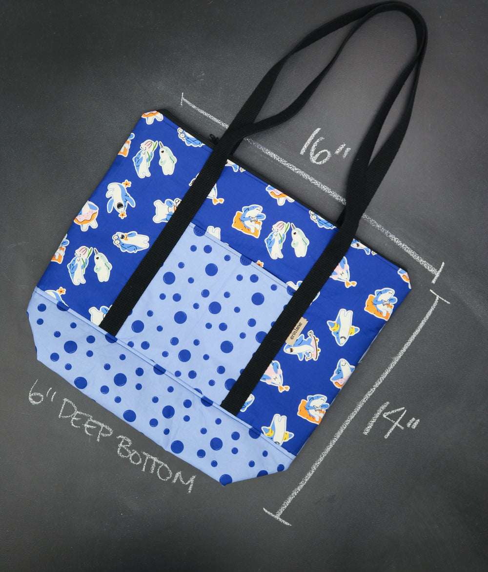 Reversible Hither Thither Tote Bag in Shark Bait
