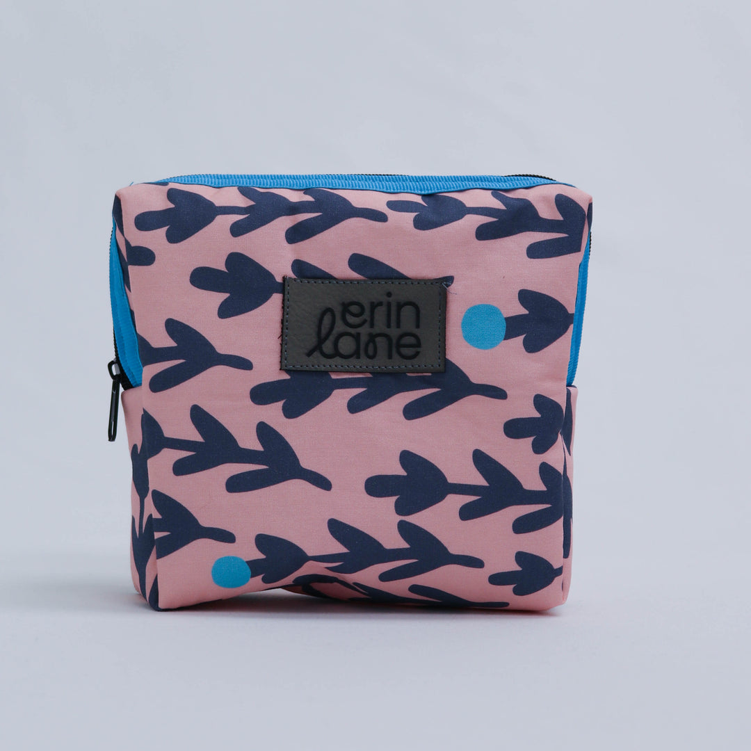 Just In Case Bag Organizer in Poolside Service
