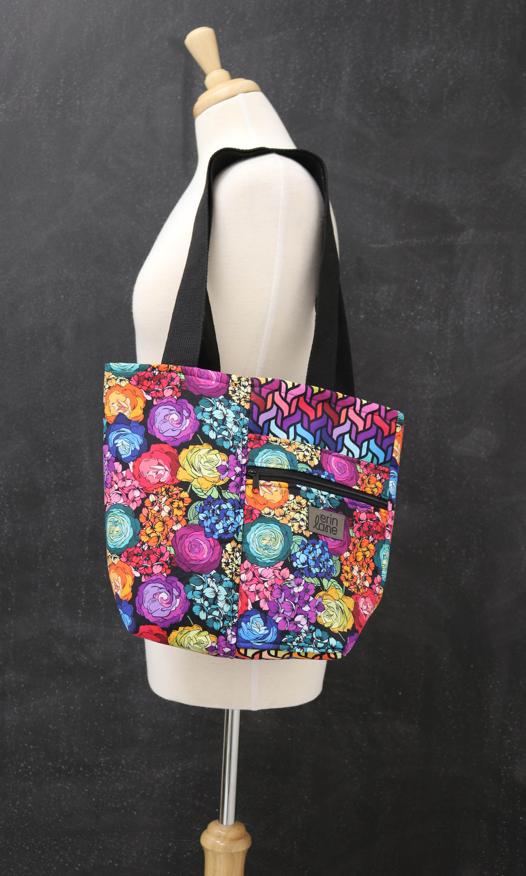 Side Kick Tote Bag in Fine Florettes