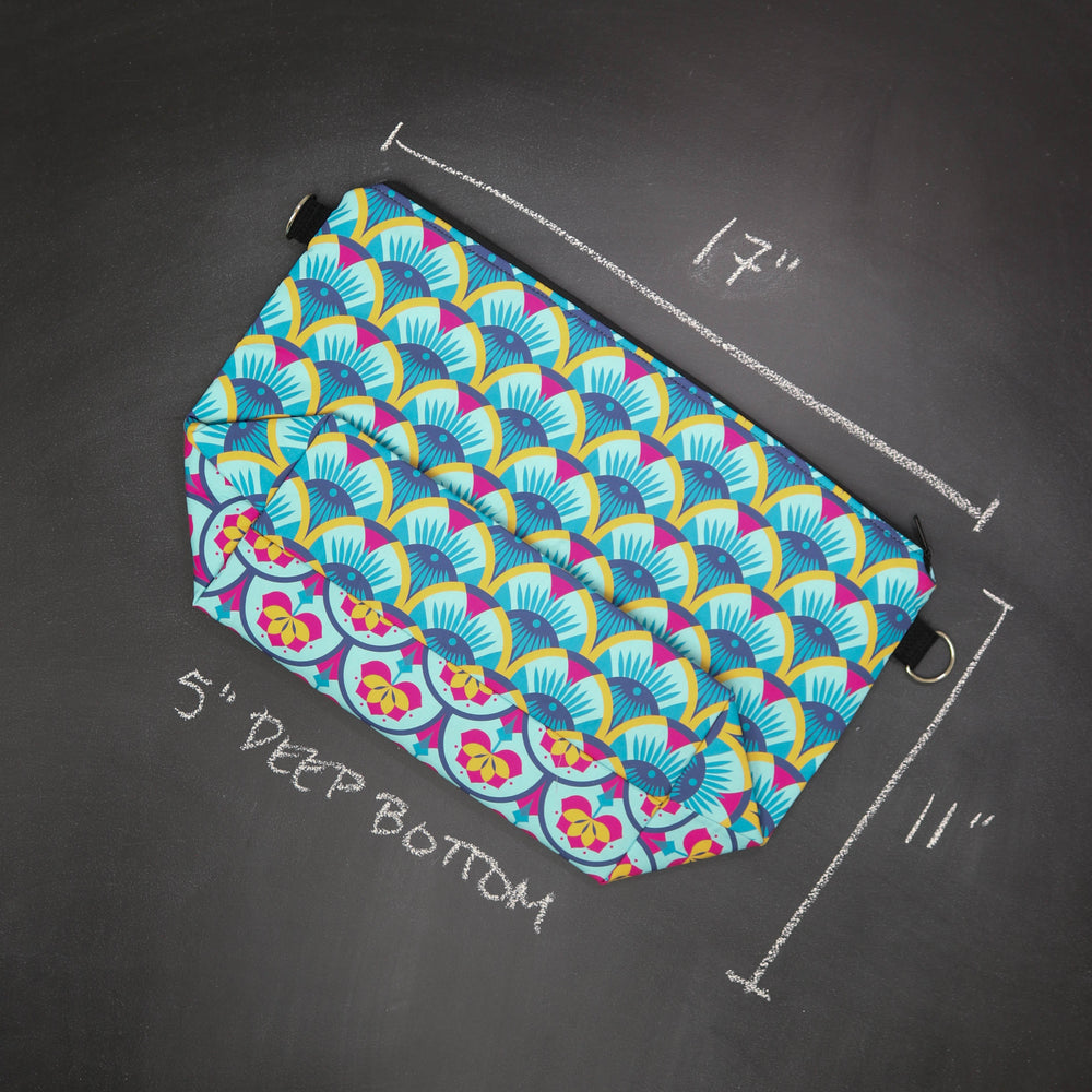 Large Zip Top Crossbody Tote Bag in Cruel Summer