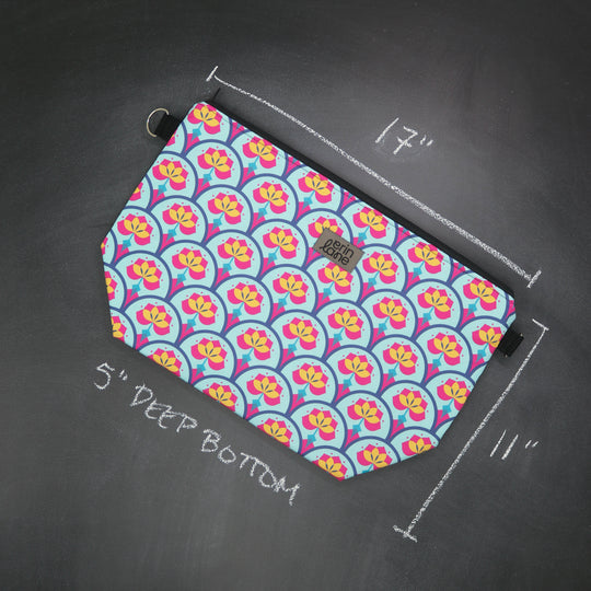 Large Zip Top Crossbody Tote Bag in Cruel Summer