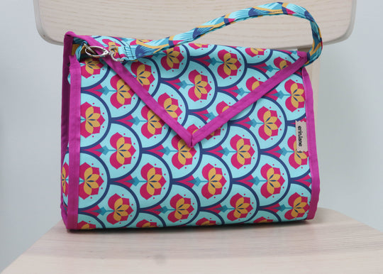 Carry Onward All in One Tote Bag in Cruel Summer