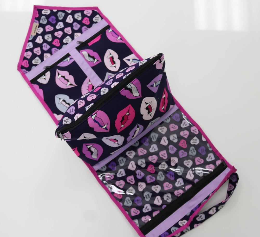 Carry Onward All in One Tote Bag in Love Bites