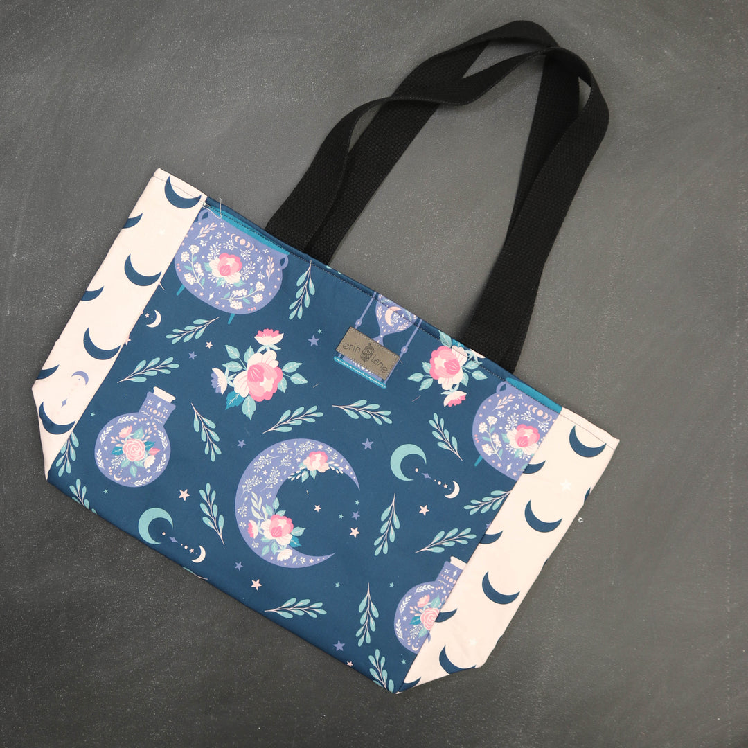 Everyday Tote Bag in Night Blooms
