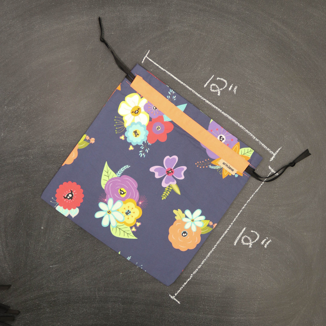 Small Project Bag in Growing Goth